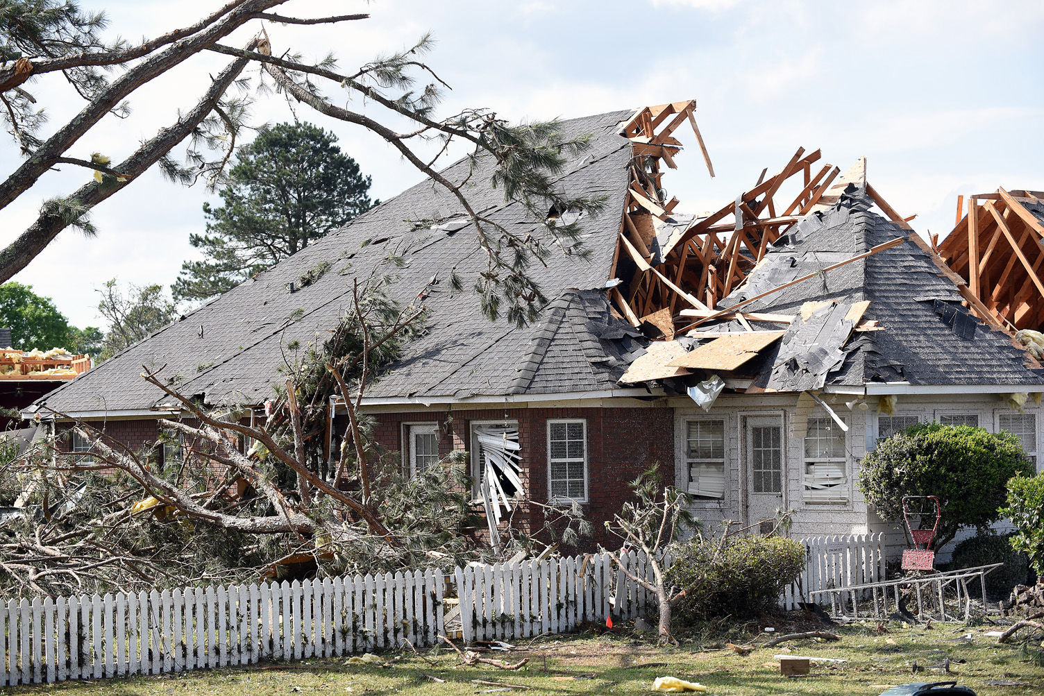 Tornado damages Eufaula
